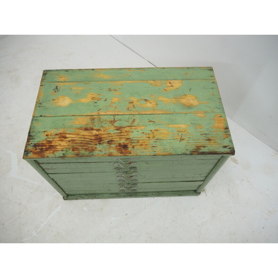 Image 1 of Commode industrielle en bois vert