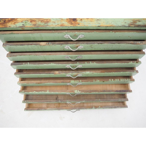 Image 1 of Commode industrielle en bois vert