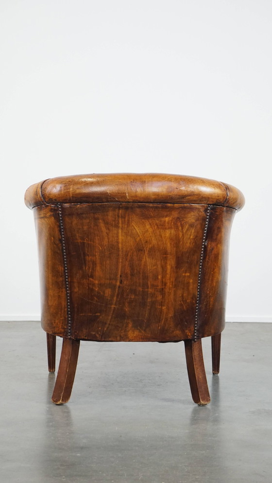 Image 1 of Fauteuil Club en peau de mouton avec clous décoratifs