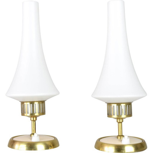 Paire de lampes de table vintage en laiton crème et opaline mate, Suède années 1950