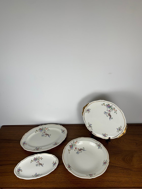 Image 1 of Grand plat creux modèle "Chantilly" par Longchamp, 1950/60