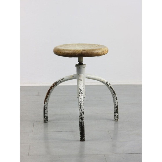 Image 1 of Chaise pivotante vintage industrielle blanche