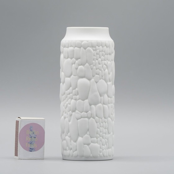 Image 1 of Manfred Frey Ak Kaiser Vase en porcelaine bisque Fossile Reptile Relief Op Art Trio