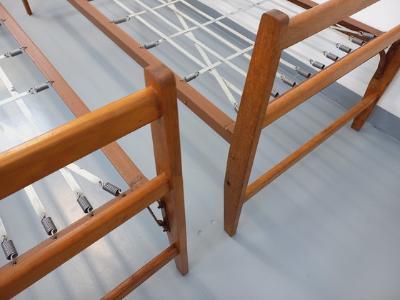 Image 1 of Paire De Lits De Jour Daybeds Superposables Vintage En Bois De Chêne Et Métal Des Années 60