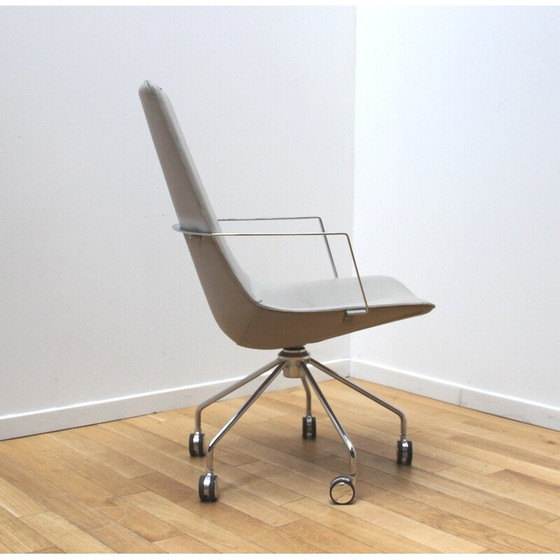 Image 1 of Ensemble de 8 fauteuils de bureau vintage Comet en aluminium chromé et cuir teinté beige pour Lammhults