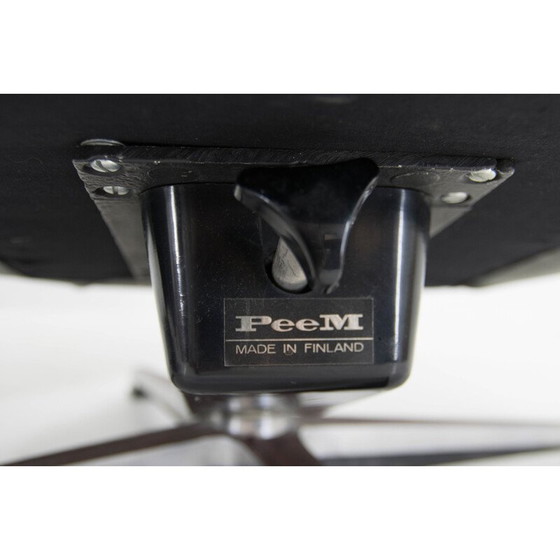 Image 1 of Paire de fauteuils pivotants en cuir à bascule du milieu du siècle dernier, Finlande, années 1970