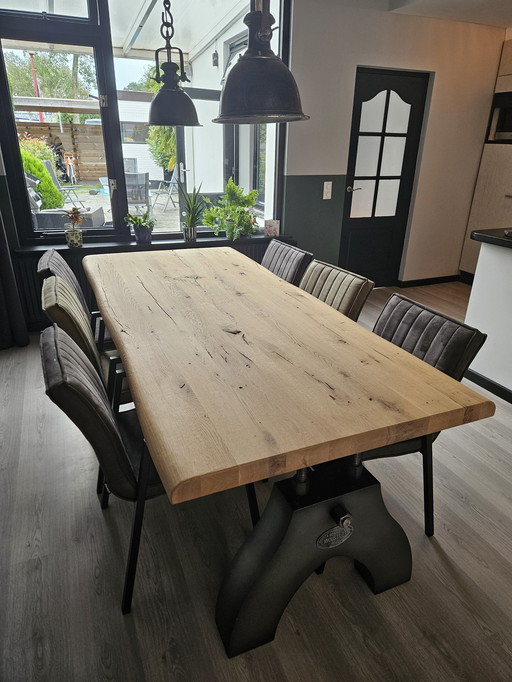 Table à manger en chêne De Bommel