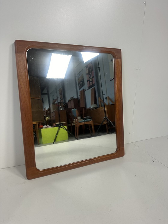 Image 1 of Miroir vintage en teck danois