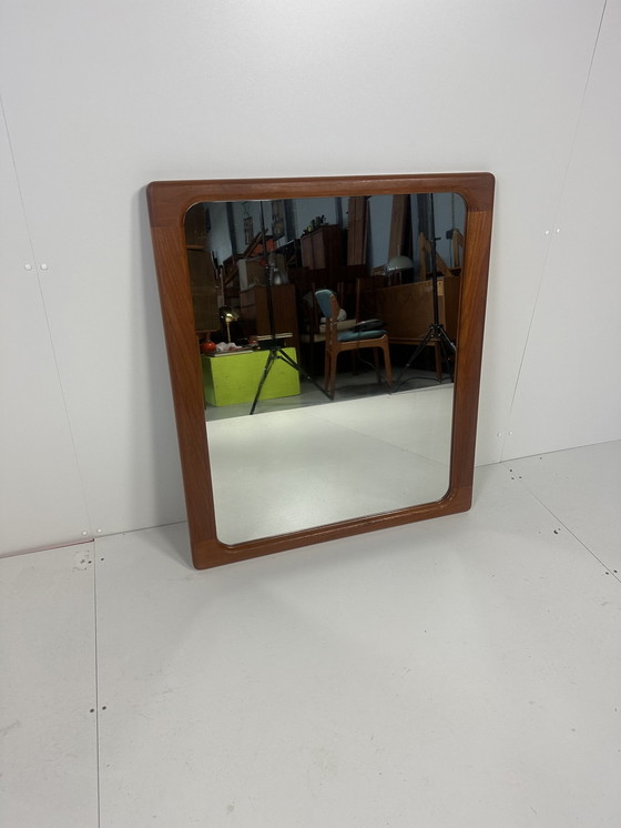 Image 1 of Miroir vintage en teck danois