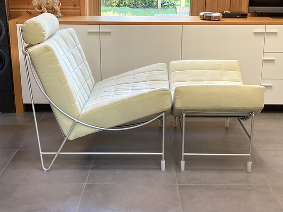 Image 1 of Leolux Volare Armchair and Hocker Lime Green (fauteuil et siège)