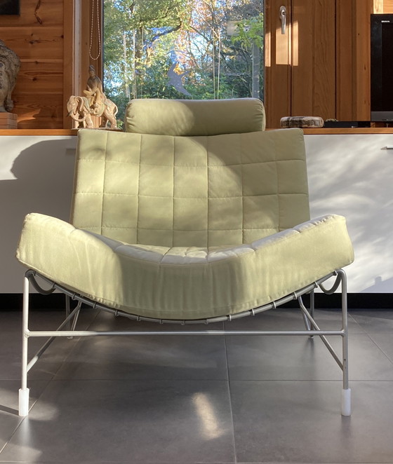 Image 1 of Leolux Volare Armchair and Hocker Lime Green (fauteuil et siège)