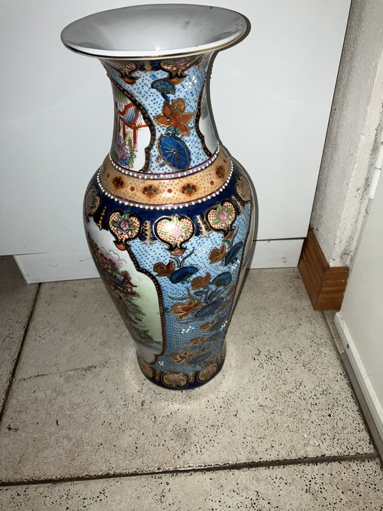 Image 1 of Vase chinois/japonais avec incrustations de galets