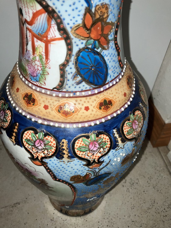 Image 1 of Vase chinois/japonais avec incrustations de galets