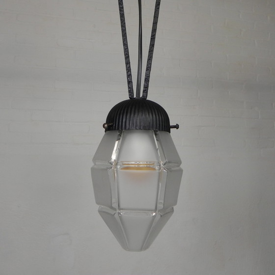 Image 1 of Lampe suspendue Art Déco avec abat-jour en verre hexagonal, années 1930
