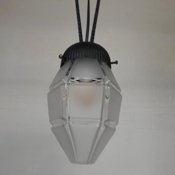 Image 1 of Lampe suspendue Art Déco avec abat-jour en verre hexagonal, années 1930