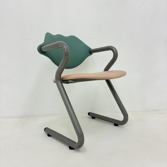 Image 1 of Chaise à bras en cuir de style Memphis, 1980S