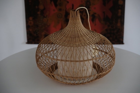 Image 1 of Lampe pendante vintage en rotin