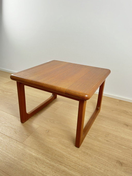 Table basse danoise Mid Century en teck par Niels Bach