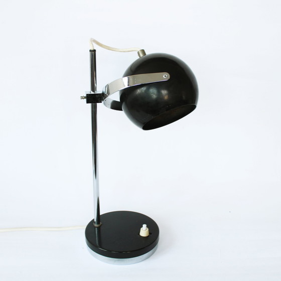 Image 1 of Lampe de table vintage 60S/70S à globe oculaire en chrome