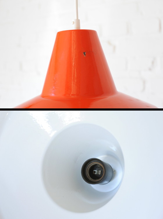 Image 1 of Lampe pendante en émail orange foncé