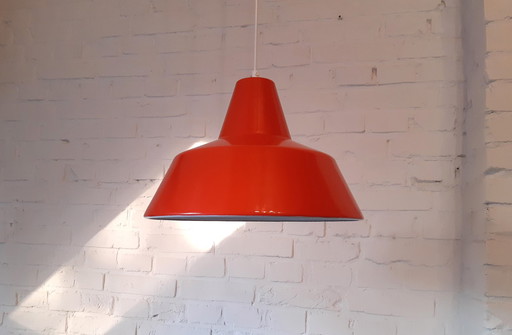 Lampe pendante en émail orange foncé