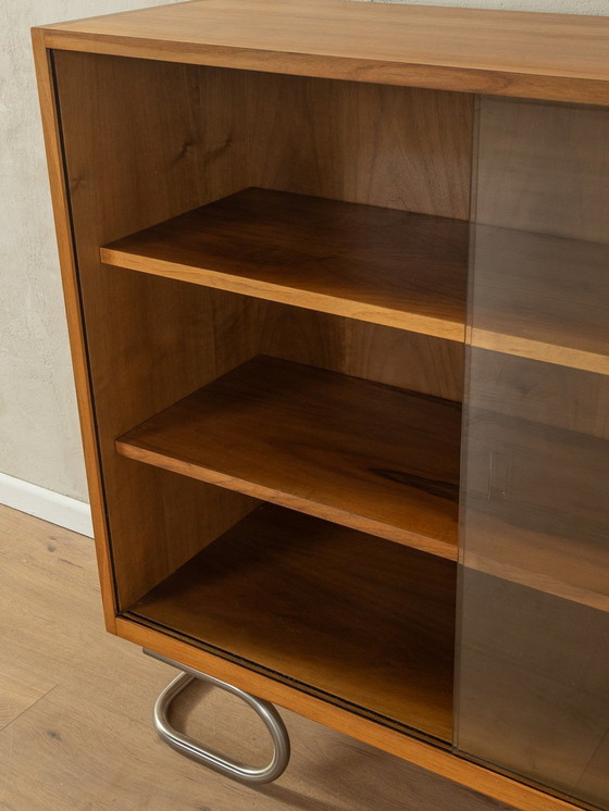 Image 1 of Vitrine 1950S avec portes coulissantes