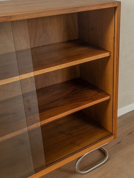 Image 1 of Vitrine 1950S avec portes coulissantes