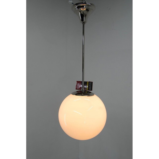 Image 1 of Ensemble de 3 lampes suspendues Art Déco avec abat-jour en verre opale