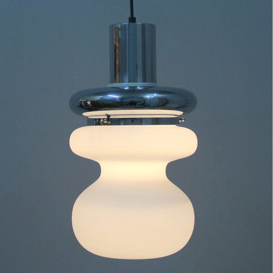 Image 1 of Lampe suspendue vintage en opaline et chrome, Italie 1970