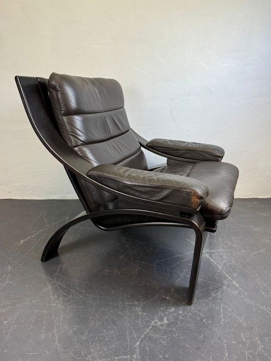 Image 1 of Fauteuil scandinave en cuir 1970S