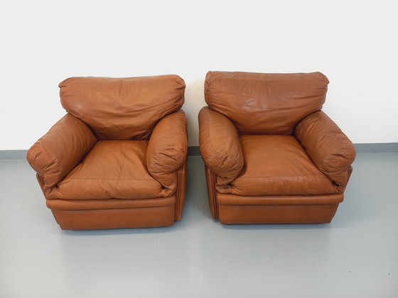 Image 1 of Paire De Fauteuils Lounge Vintage Coquelicot De Tito Agnoli Pour Poltrona Frau En Cuir Des Années 70