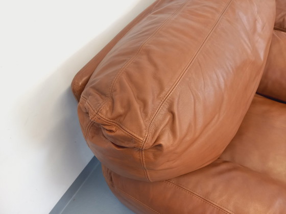 Image 1 of Paire De Fauteuils Lounge Vintage Coquelicot De Tito Agnoli Pour Poltrona Frau En Cuir Des Années 70