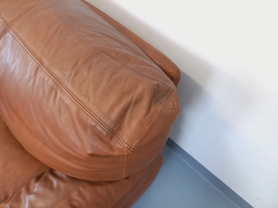 Image 1 of Paire De Fauteuils Lounge Vintage Coquelicot De Tito Agnoli Pour Poltrona Frau En Cuir Des Années 70