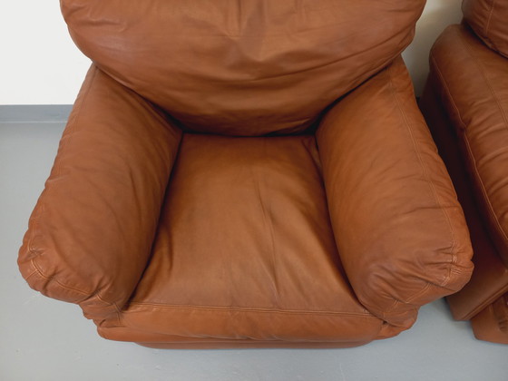 Image 1 of Paire De Fauteuils Lounge Vintage Coquelicot De Tito Agnoli Pour Poltrona Frau En Cuir Des Années 70