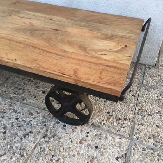 Image 1 of Table Basse Industriel 