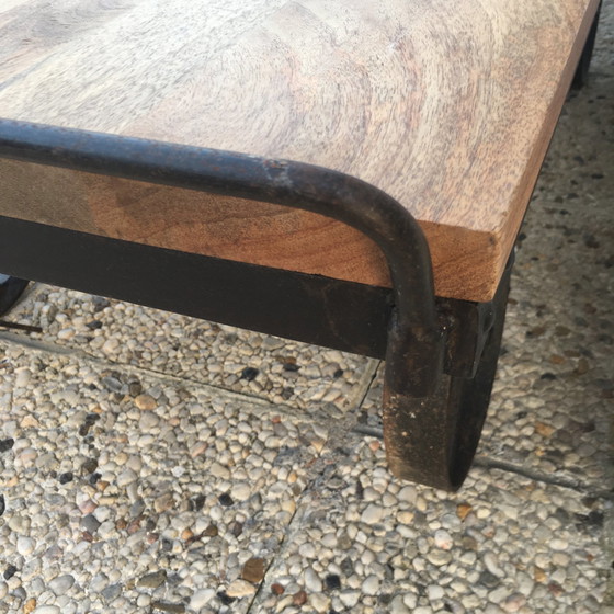 Image 1 of Table Basse Industriel 