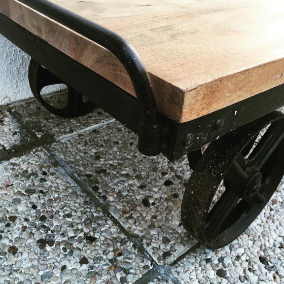 Image 1 of Table Basse Industriel 