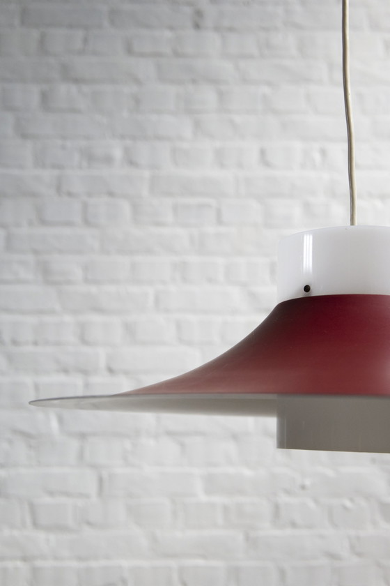 Image 1 of Lampe suspendue danoise en métal rouge et plastique opale, années 1960