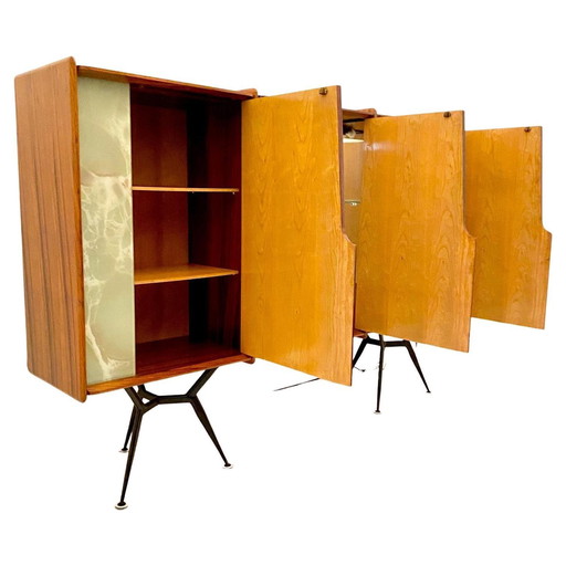 1La grande armoire italienne Mid Century Modern en bois de rose et verre marbré, Italie 1960S