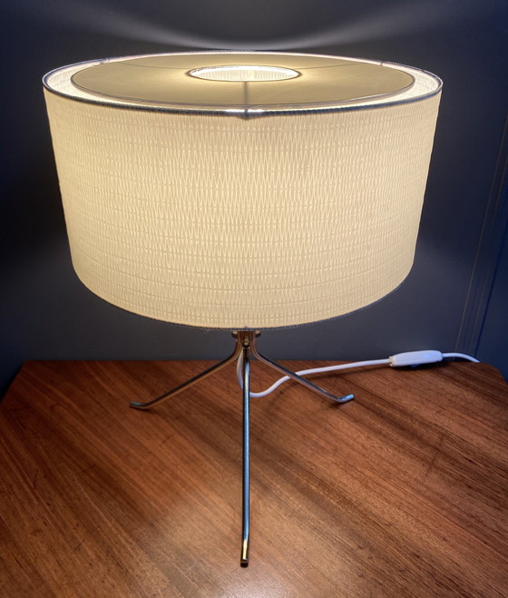 Image 1 of Lampe de table en laiton avec abat-jour rond 1960S