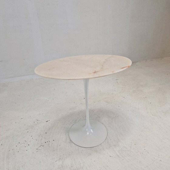 Image 1 of Table d'appoint ovale en marbre vintage par Eero Saarinen pour Knoll