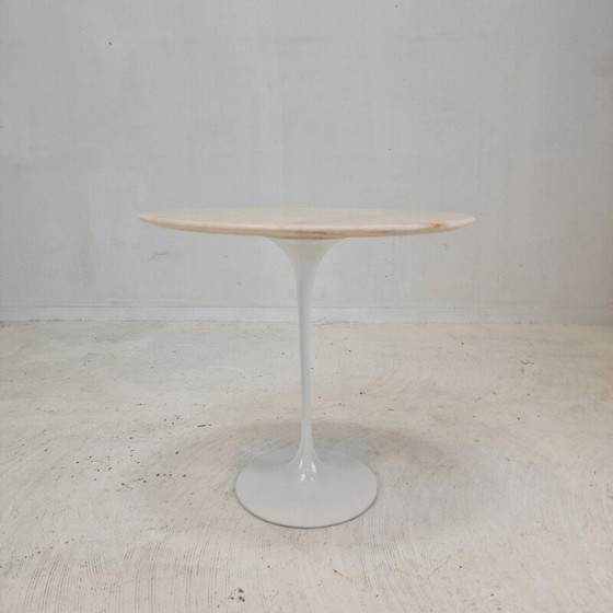 Image 1 of Table d'appoint ovale en marbre vintage par Eero Saarinen pour Knoll