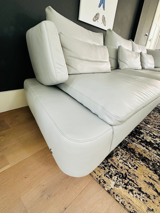 Image 1 of Natuzzi Canapé en cuir gris avec Hocker