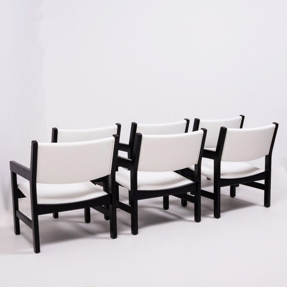 Image 1 of Ensemble de 6 chaises de salle à manger du milieu du siècle en blanc par Hans Wegner pour GETAMA