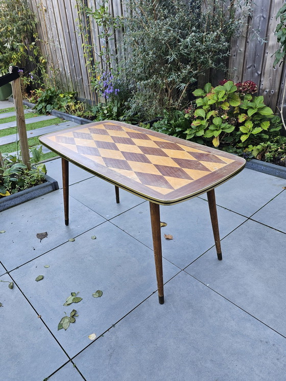 Image 1 of Table basse vintage avec motif en damier en laiton