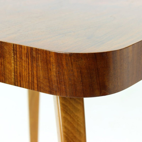 Image 1 of Table basse vintage en bois de chêne et noyer par Jindrich Halabala, Tchécoslovaquie 1930