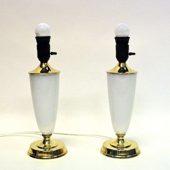 Image 1 of Paire de lampes de table vintage en verre opale et laiton par Høvik, Norvège 1956