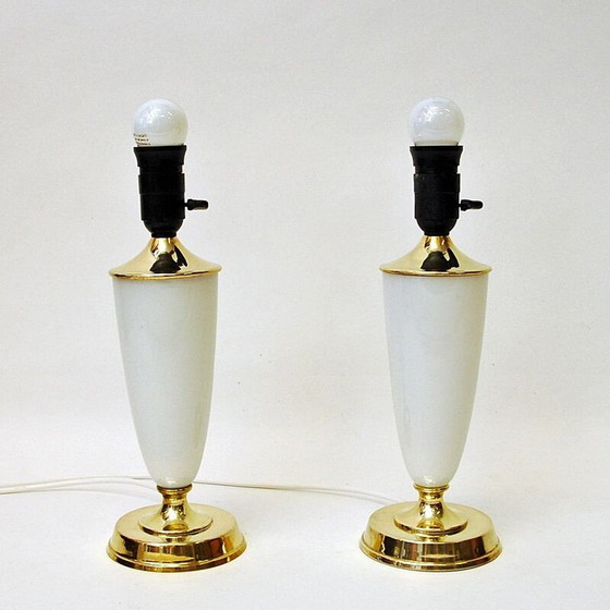 Image 1 of Paire de lampes de table vintage en verre opale et laiton par Høvik, Norvège 1956