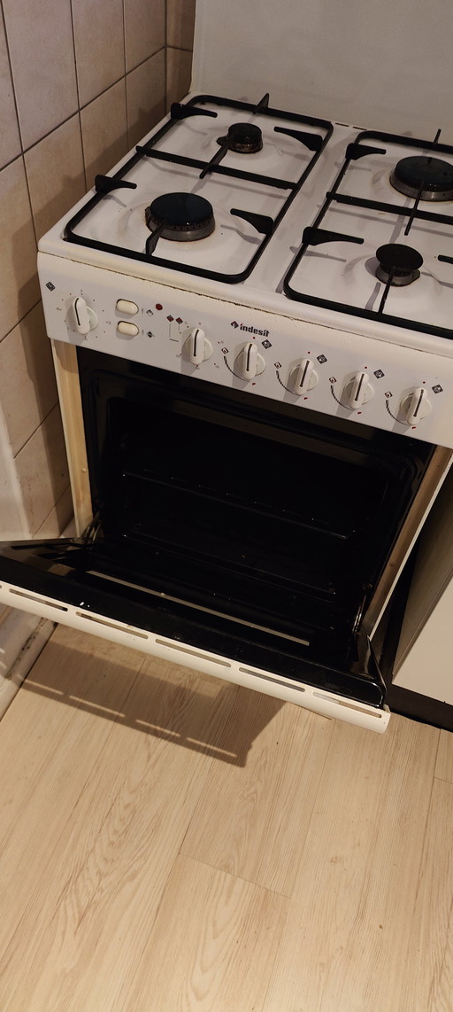 Cuisinière à gaz Indesit