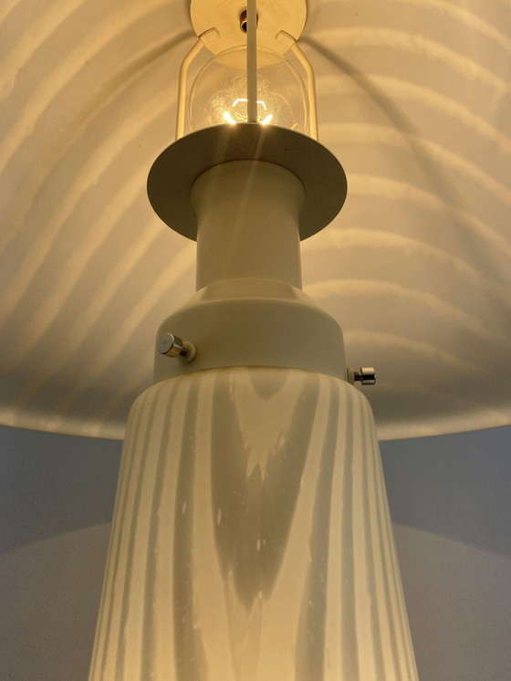 Image 1 of Grande lampe de table en verre zébré blanc Peill and Putzler Mushroom Xl